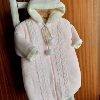 Saco de bebé en punto tono rosa con beige